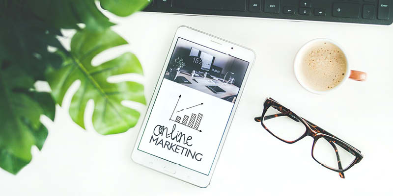 Was ist Online Marketing? Definition und Beispiele